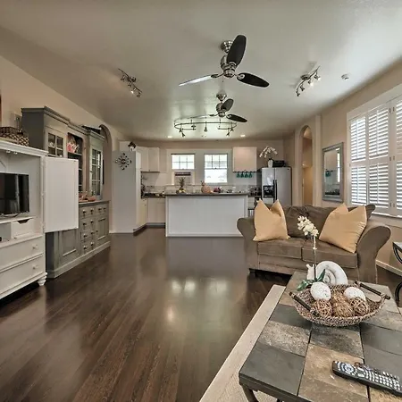 Hawaiian Hideaway With Yard Less Than 2 Miles To Hilo Bay!